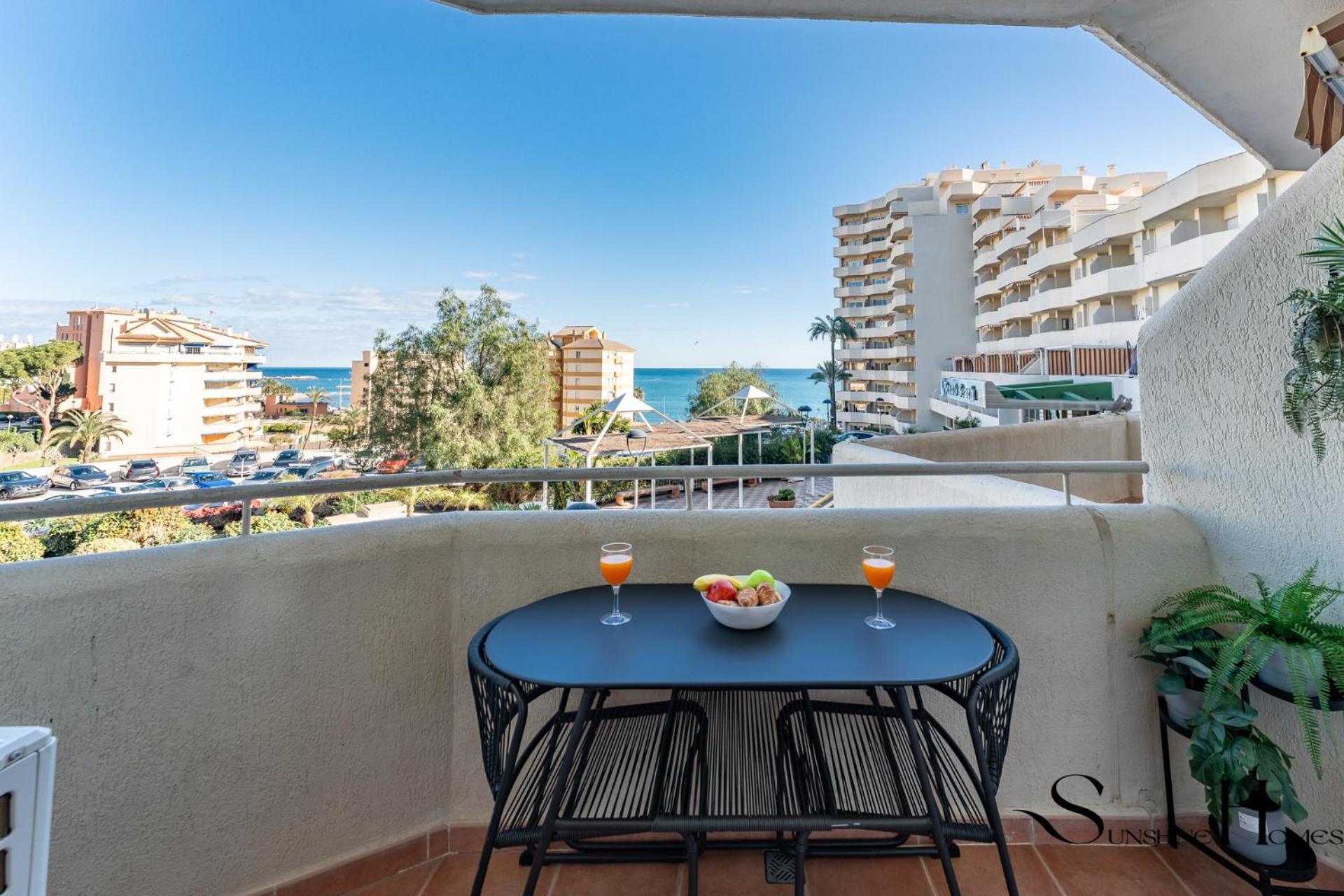 Seaview Beachfront Studio With Aqua Park & Balcony Benalmádena Eksteriør bilde