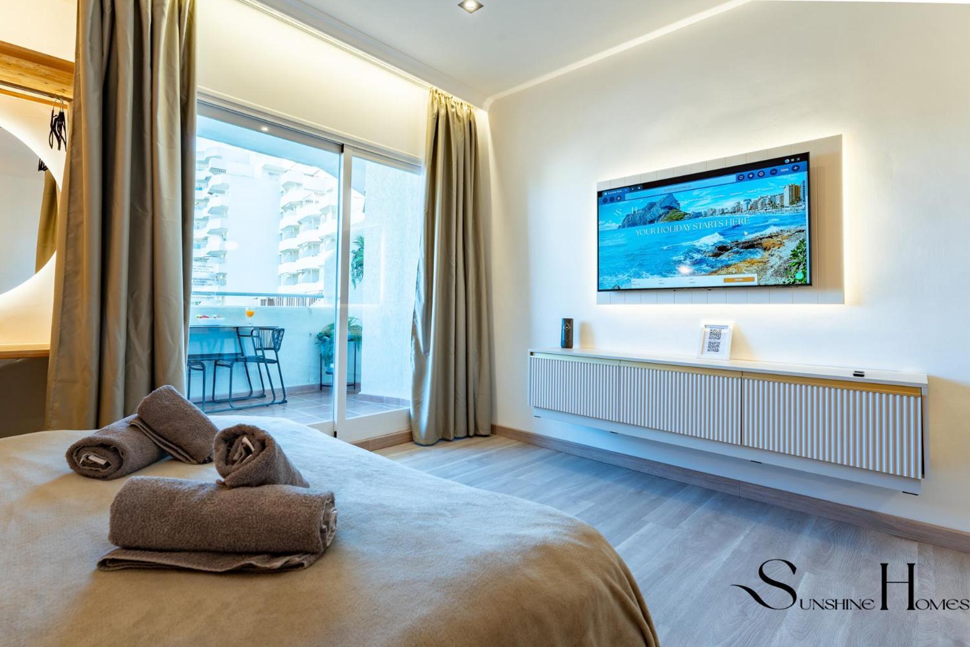 Seaview Beachfront Studio With Aqua Park & Balcony Benalmádena Eksteriør bilde