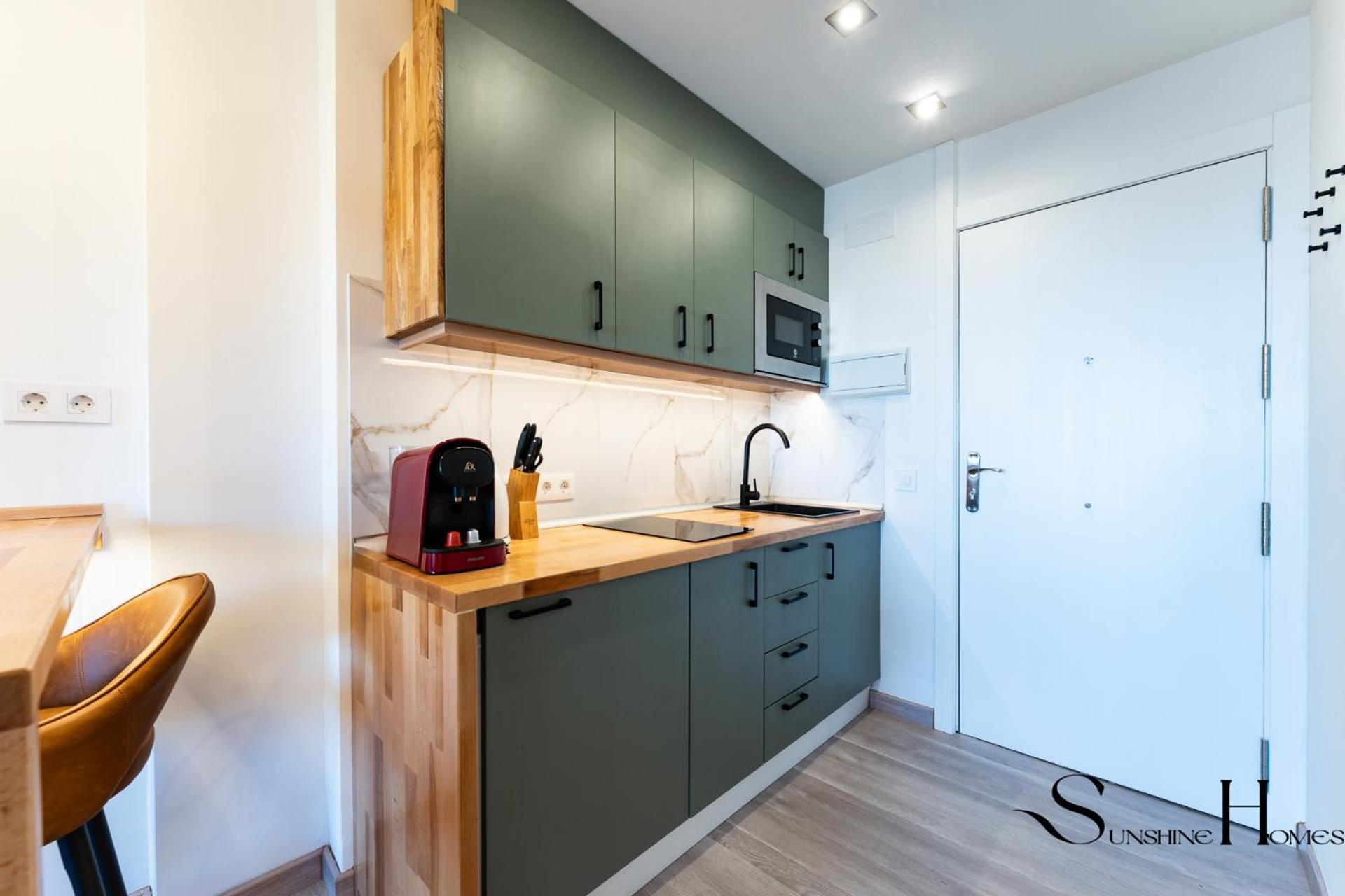 Seaview Beachfront Studio With Aqua Park & Balcony Benalmádena Eksteriør bilde